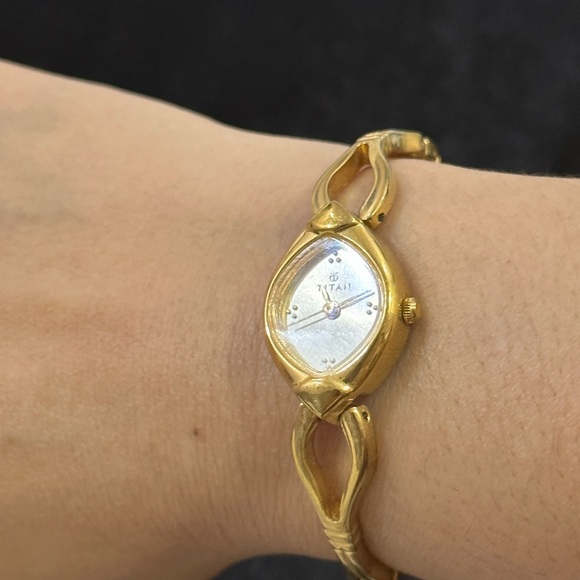 Cute Titan original women's watch,in good working condition - Picture 4 of 8